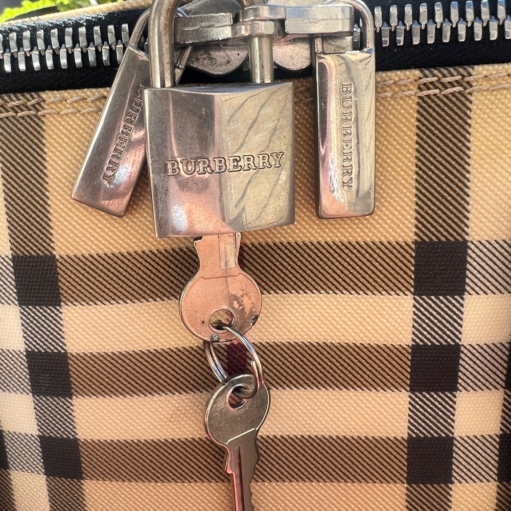 Burberry Beige Nova Check Satchel with Black Trim - Picture 11 of 12